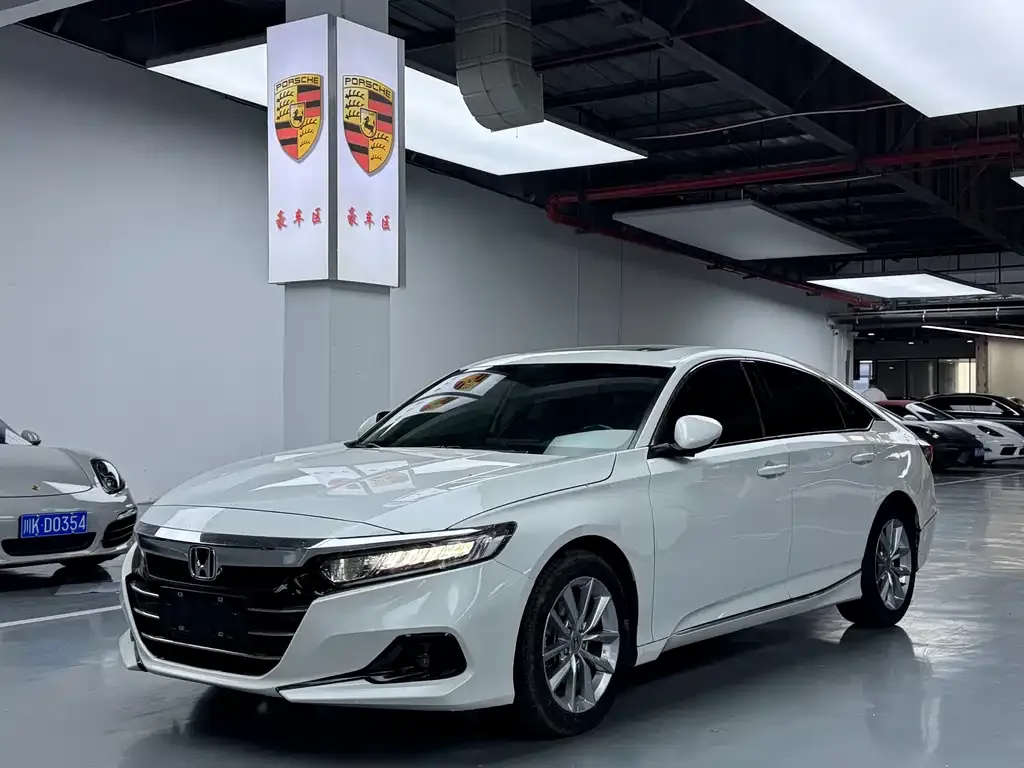 Honda Accord — фото 1
