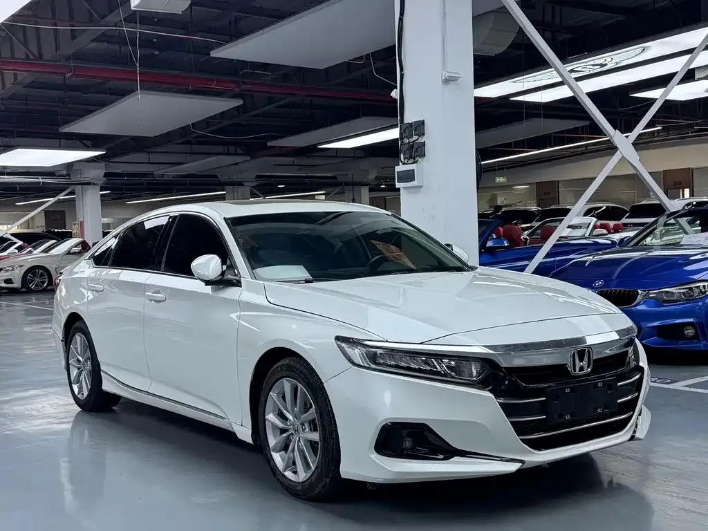 Honda Accord — фото 8