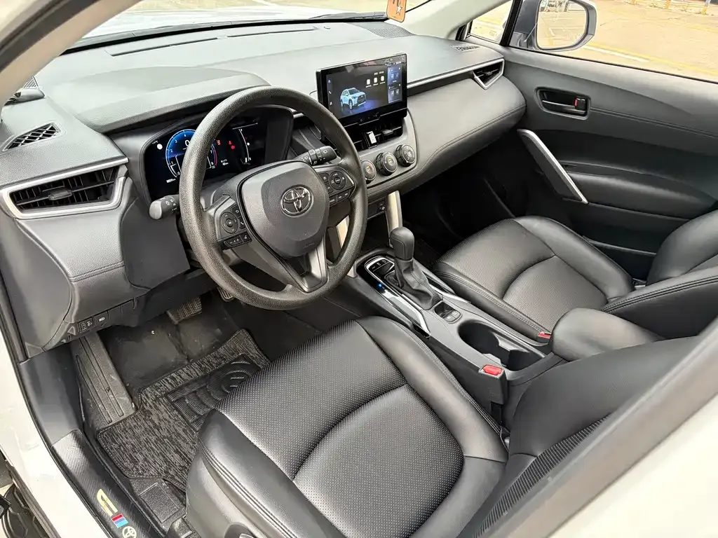 Toyota Corolla Cross 2024 из CN, фото 5