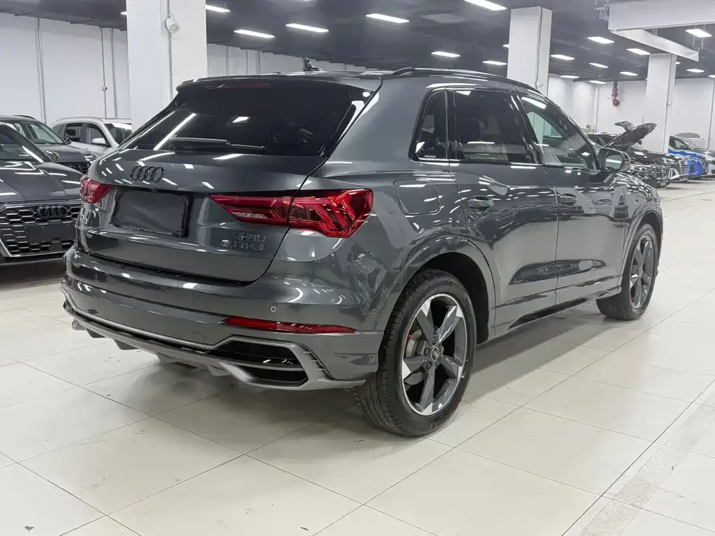 Audi Q3 — фото 10