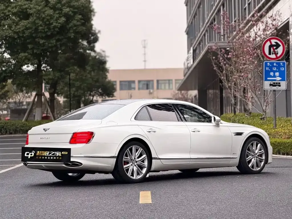 Bentley Flying Spur 2022 из CN, фото 3