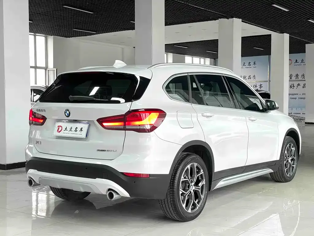 BMW X1 — фото 8