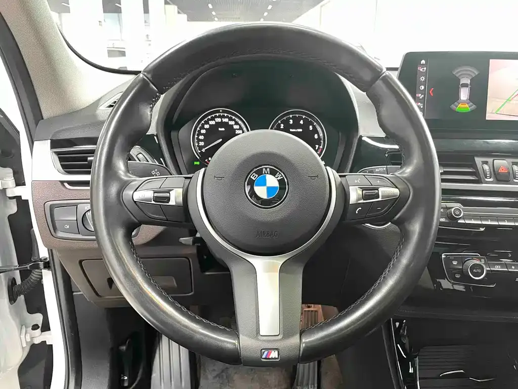 BMW X1 — фото 10