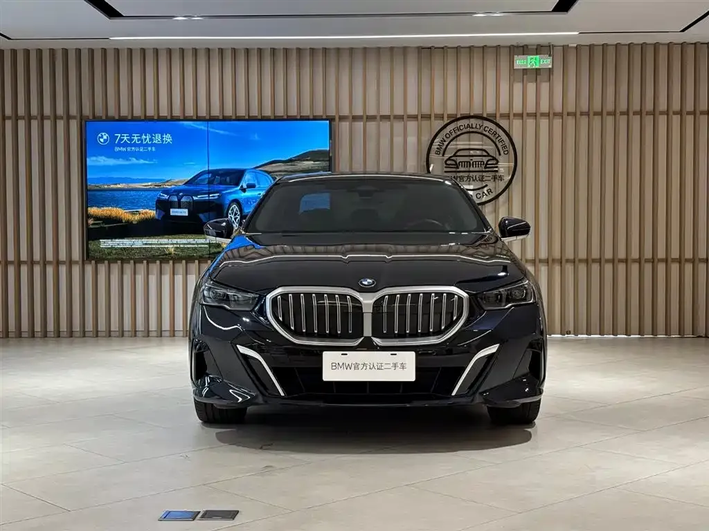 BMW 5 Series — фото 2