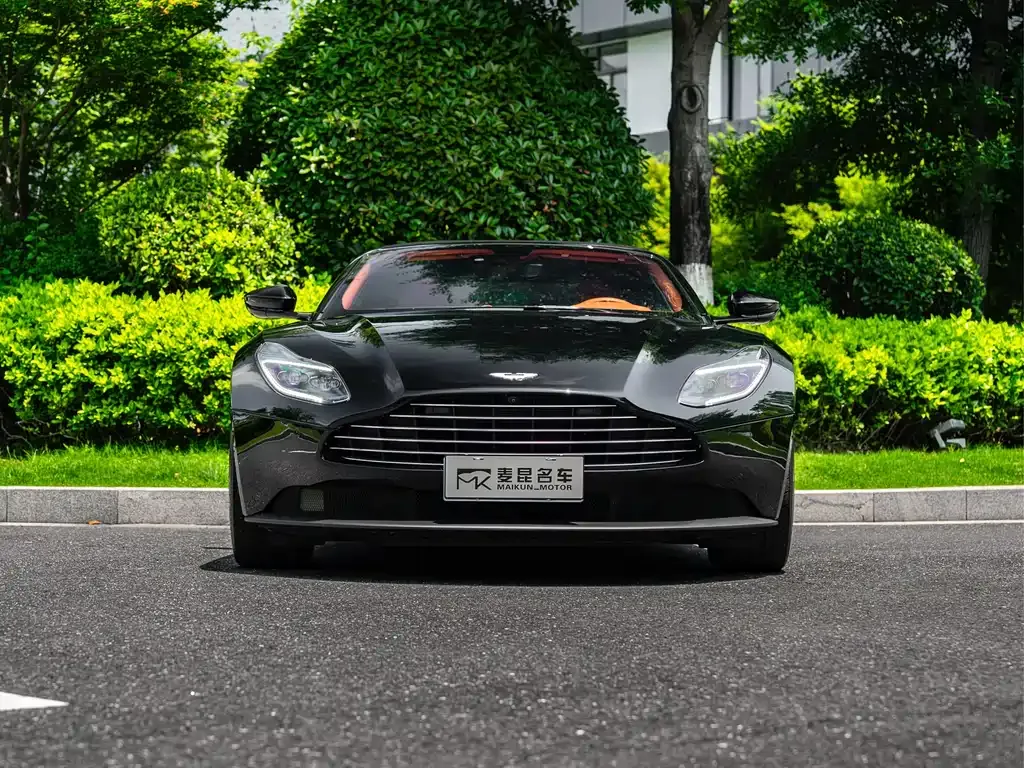 Aston Martin DB11 2023 из CN, фото 9