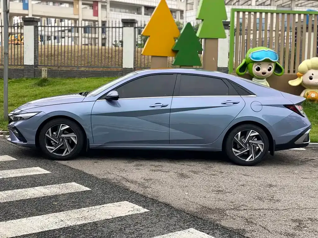 Hyundai Elantra — фото 9