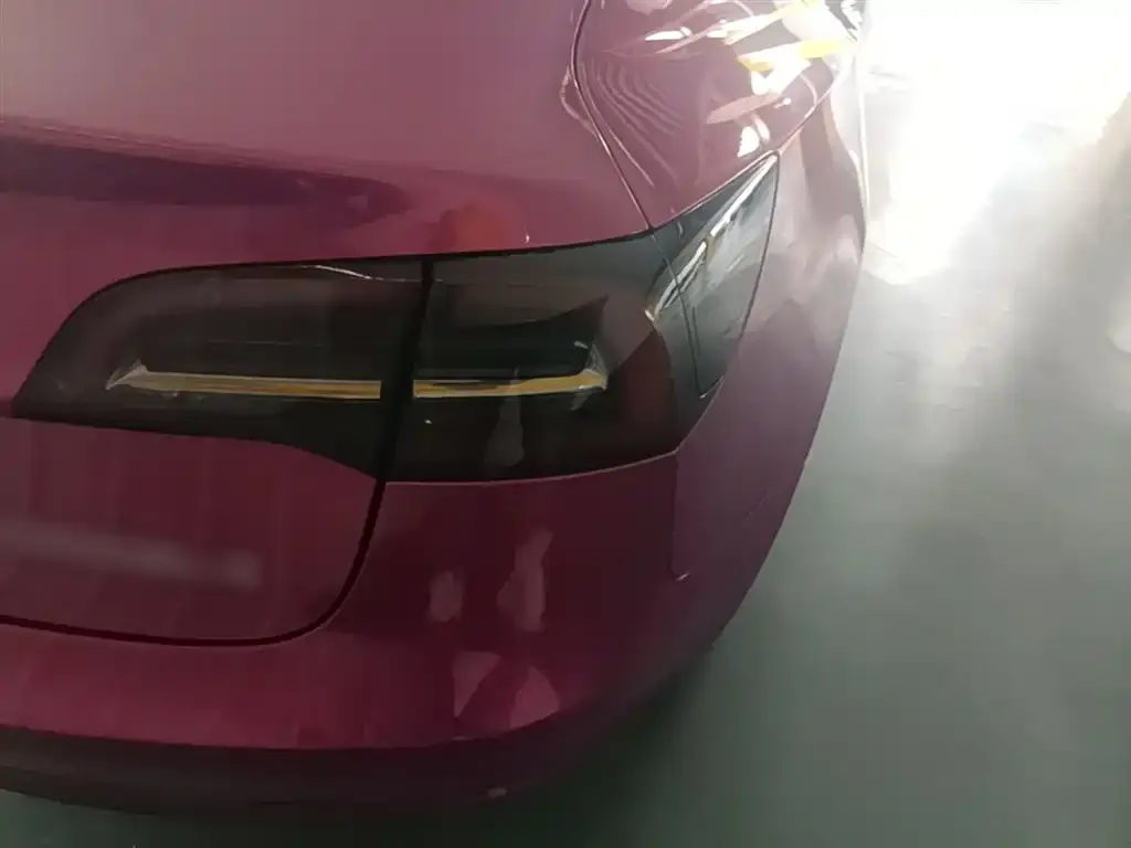 Tesla Model 3 — фото 2