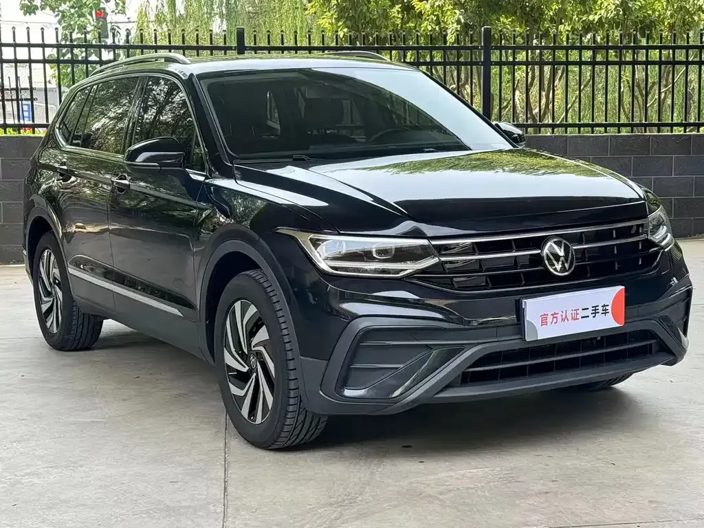 Volkswagen Tiguan L — фото 9