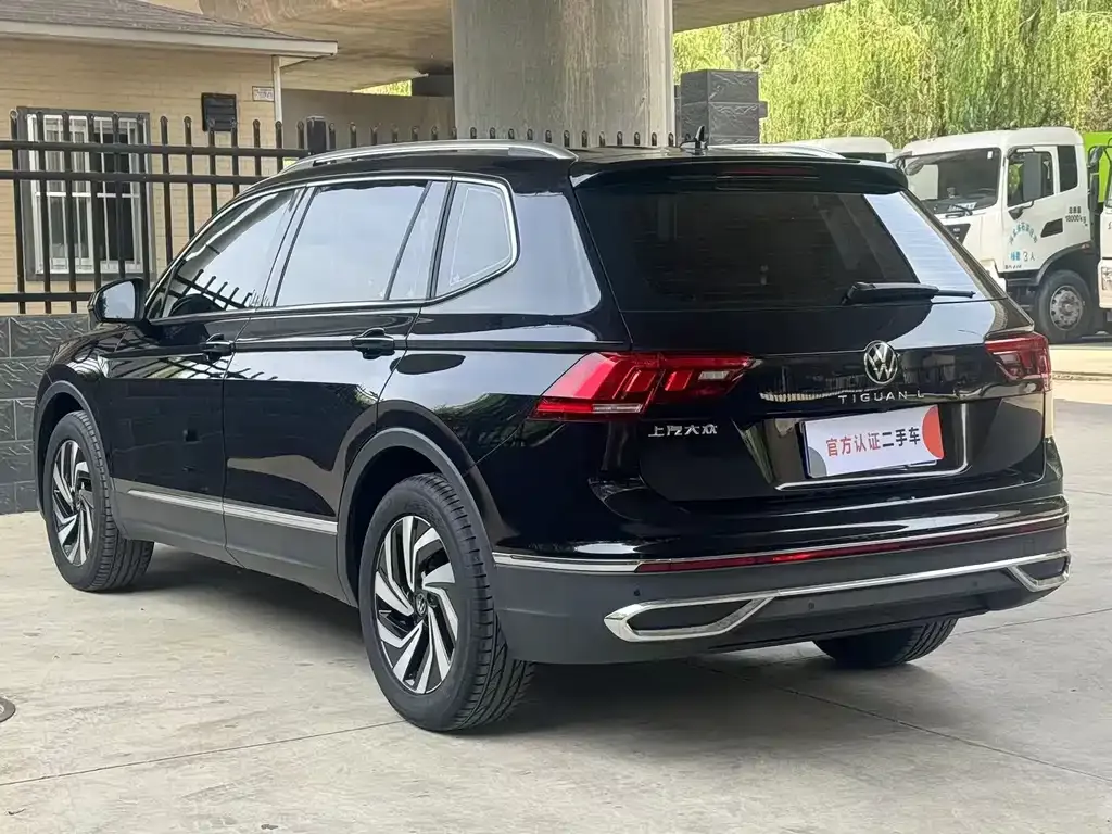 Volkswagen Tiguan L — фото 2