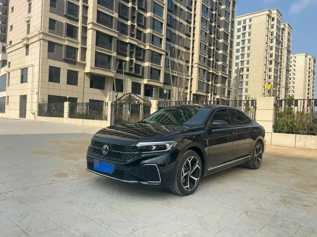 Volkswagen Passat — фото 1