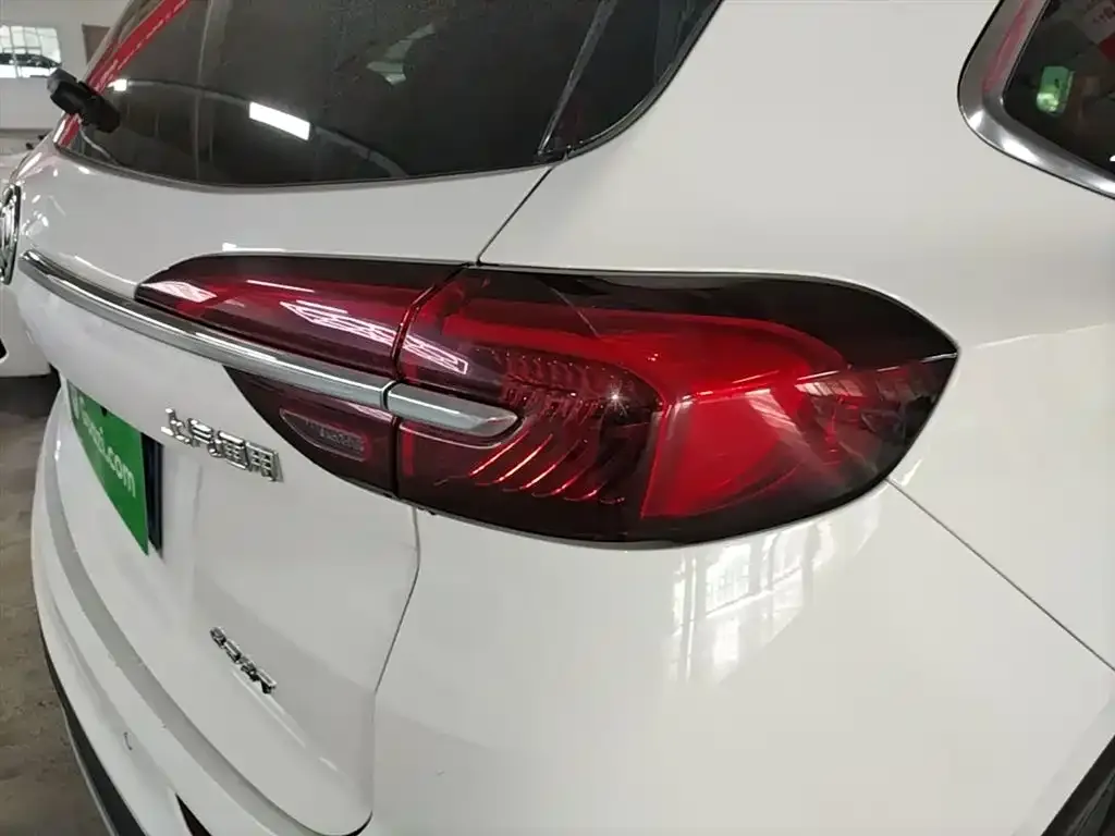 Buick Envision Plus — фото 2