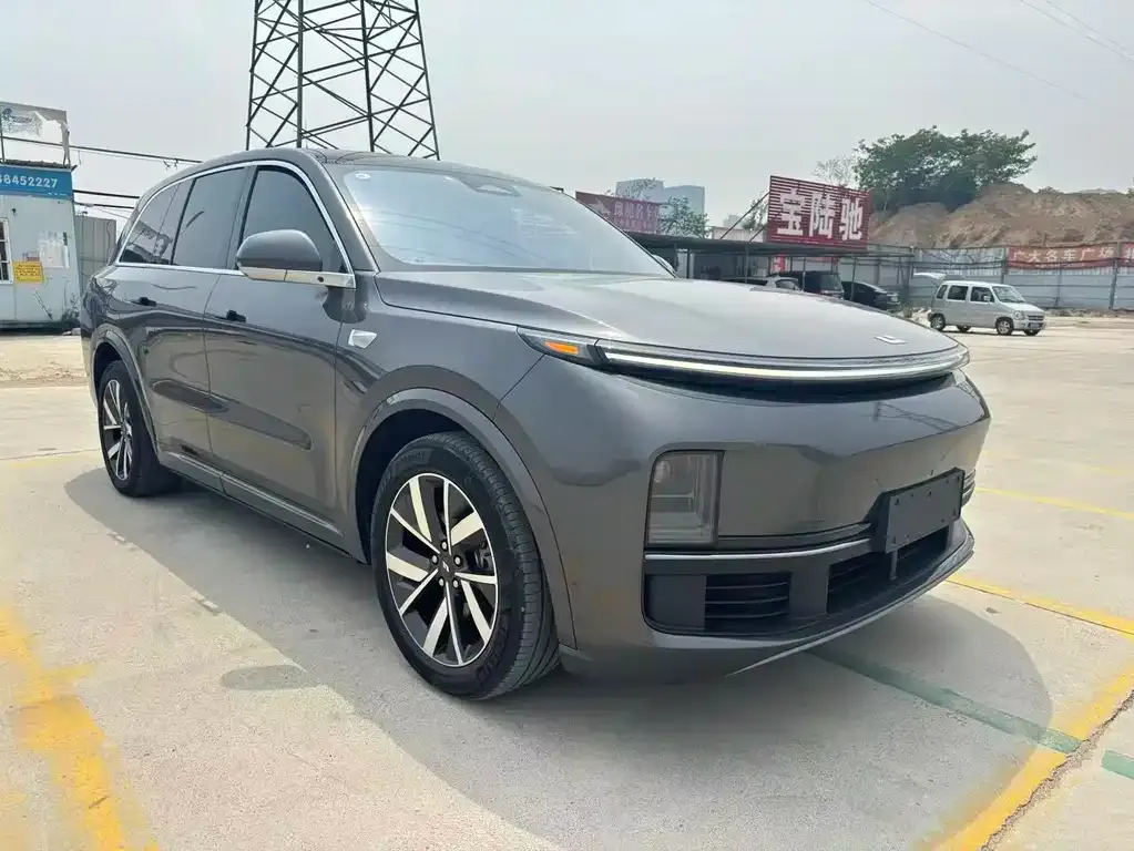 Li Auto L8