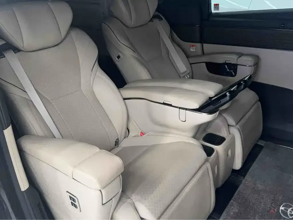 Toyota Vellfire — фото 9