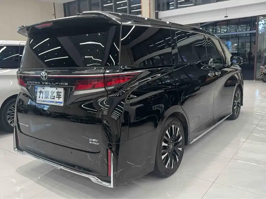 Toyota Vellfire — фото 5