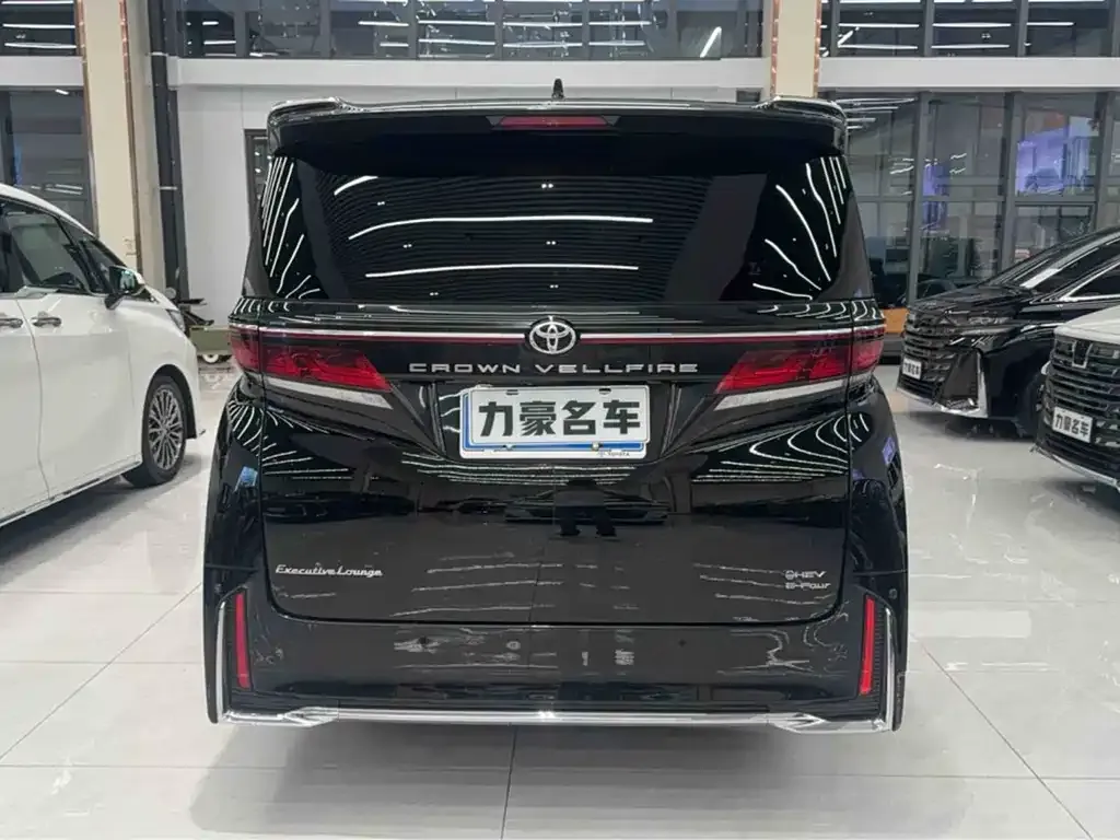 Toyota Vellfire — фото 8