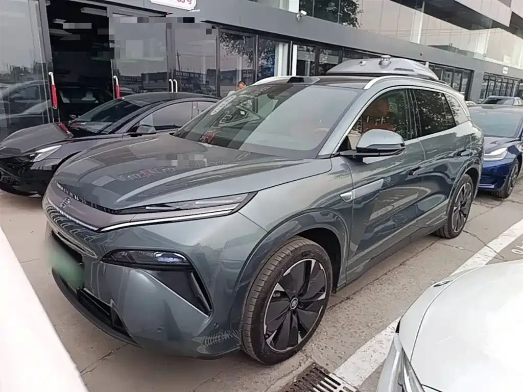 BYD Tang L