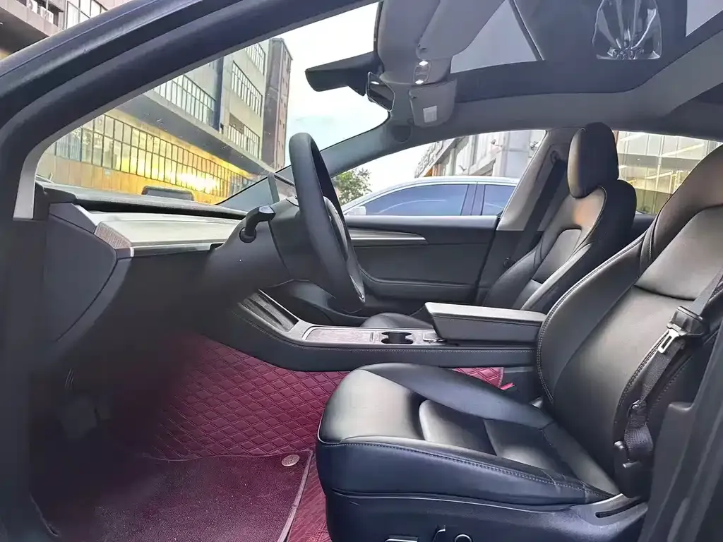 Tesla Model 3 — фото 2