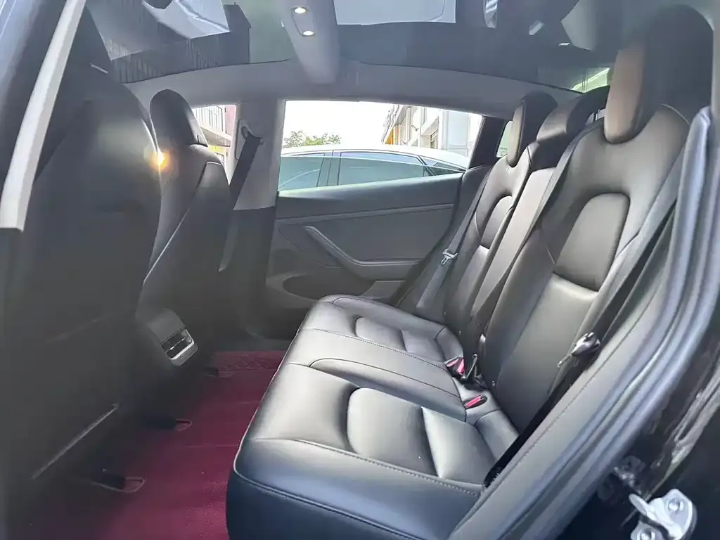 Tesla Model 3 — фото 4