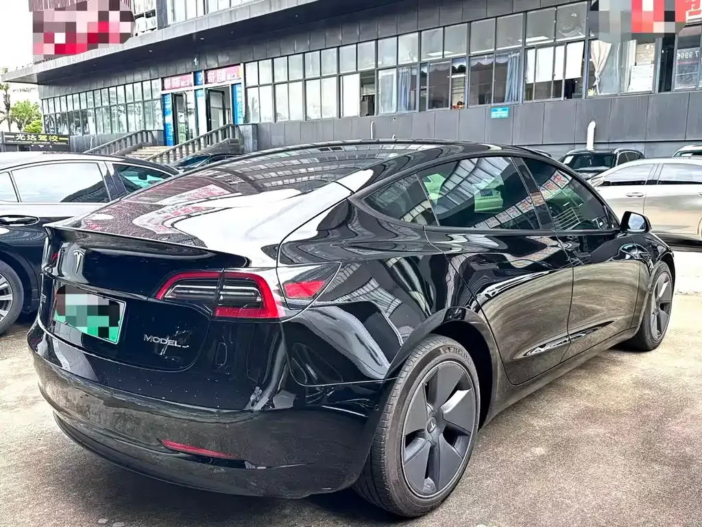 Tesla Model 3 — фото 6