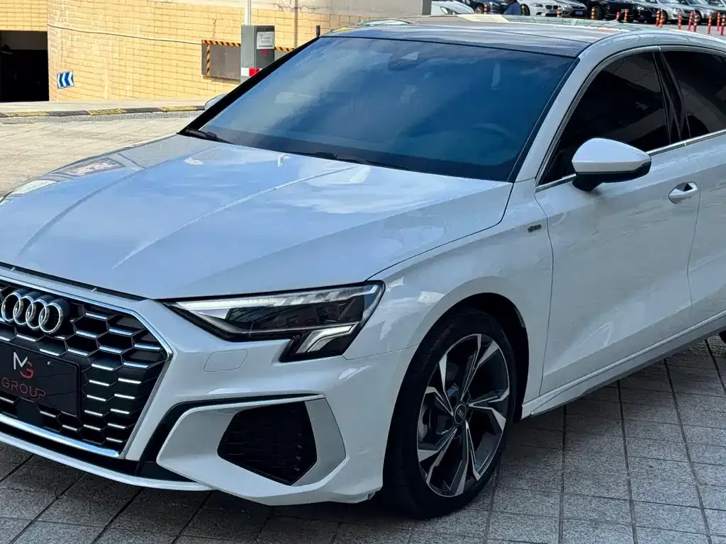 Audi A3 — фото 1