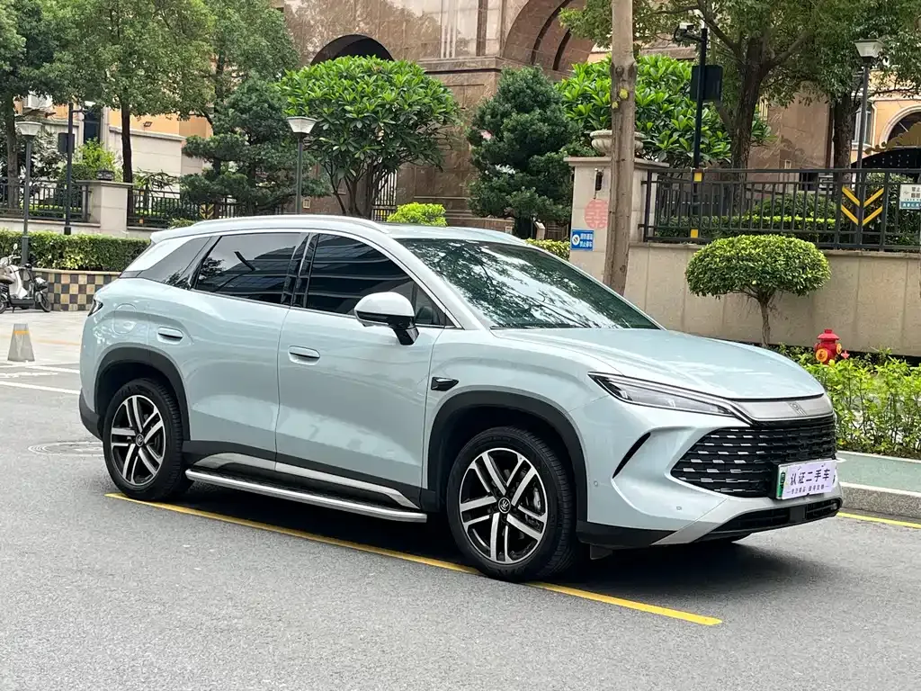 BYD L DM-i — фото 7