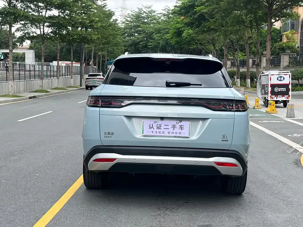 BYD L DM-i — фото 4