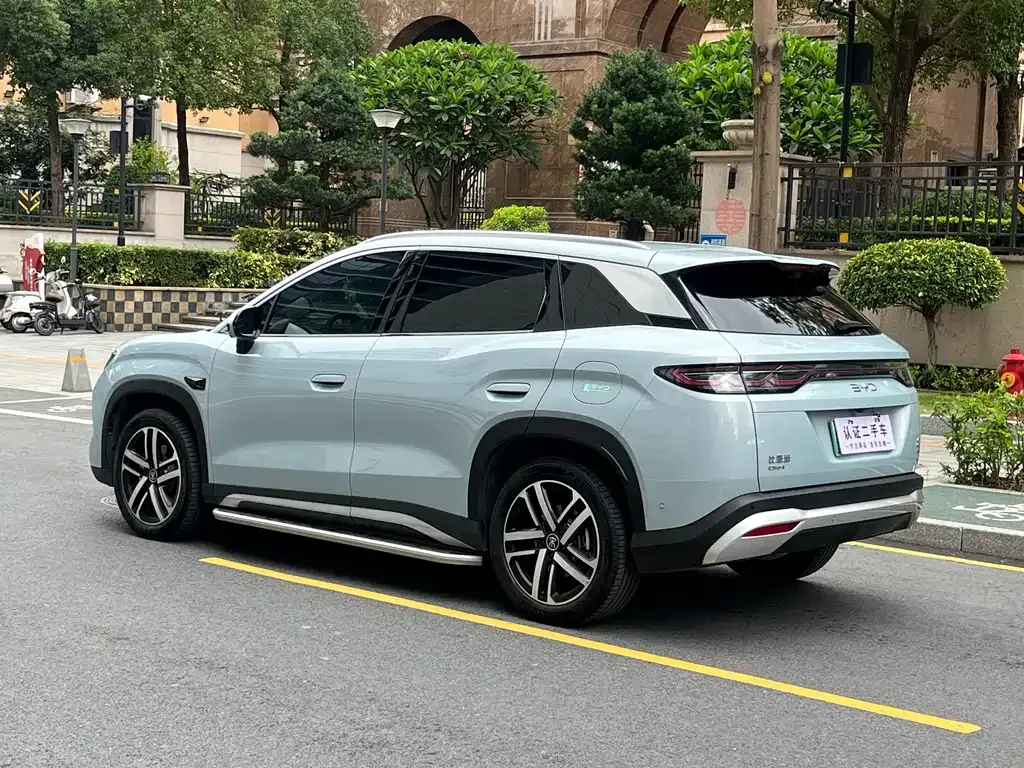 BYD L DM-i — фото 10