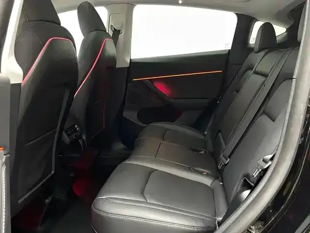 Tesla Model Y 2024 из CN, фото 2