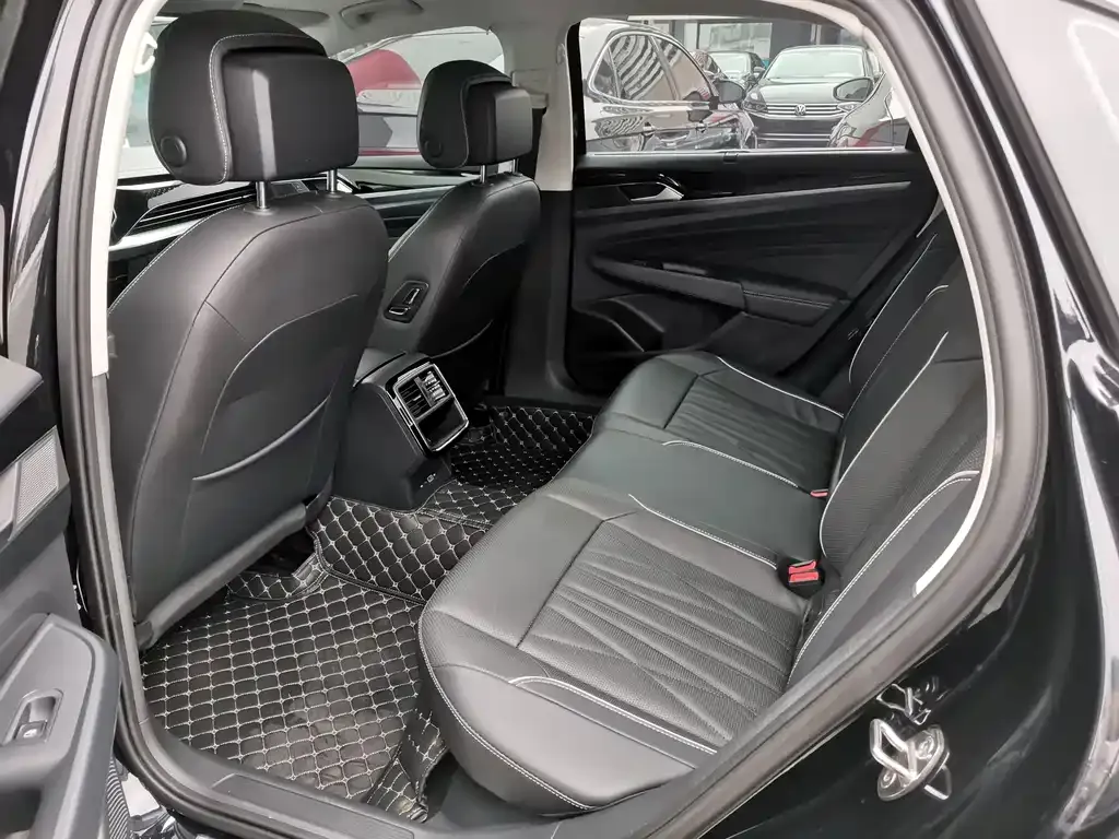 Volkswagen Passat — фото 8