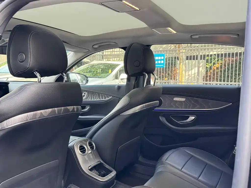 Mercedes-Benz E-Class 2021 из CN, фото 2