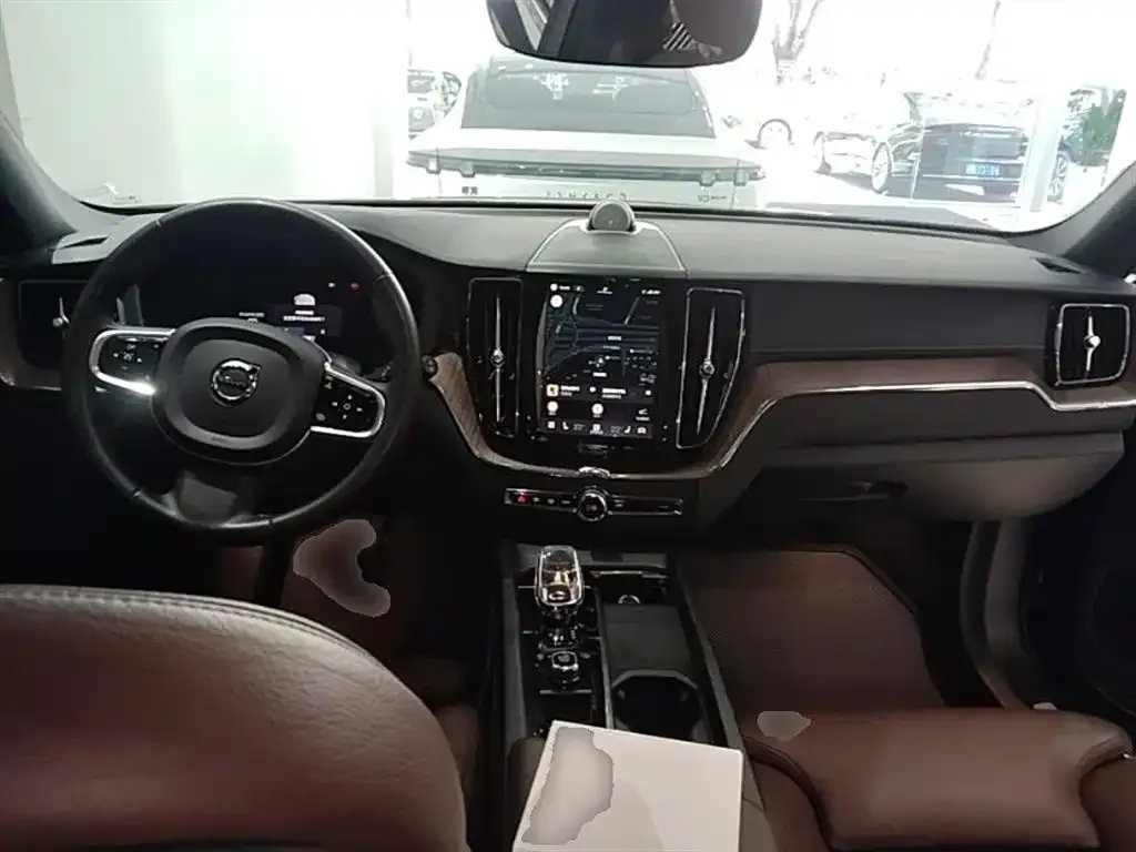 Volvo XC60 2024 из CN, фото 2