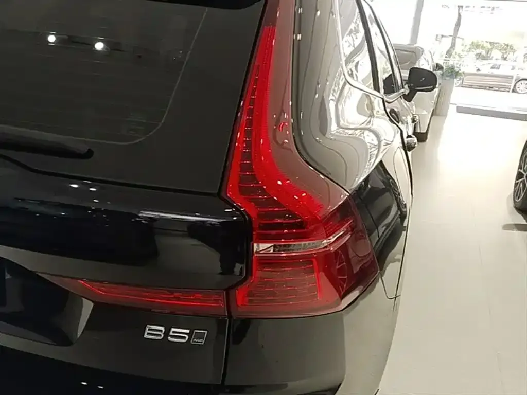 Volvo XC60 2024 из CN, фото 3