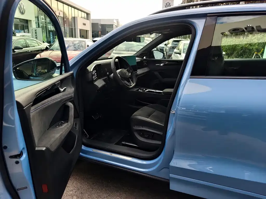 Volkswagen Tiguan L 2024 из CN, фото 9