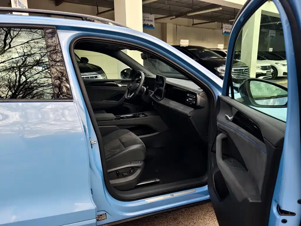 Volkswagen Tiguan L 2024 из CN, фото 3