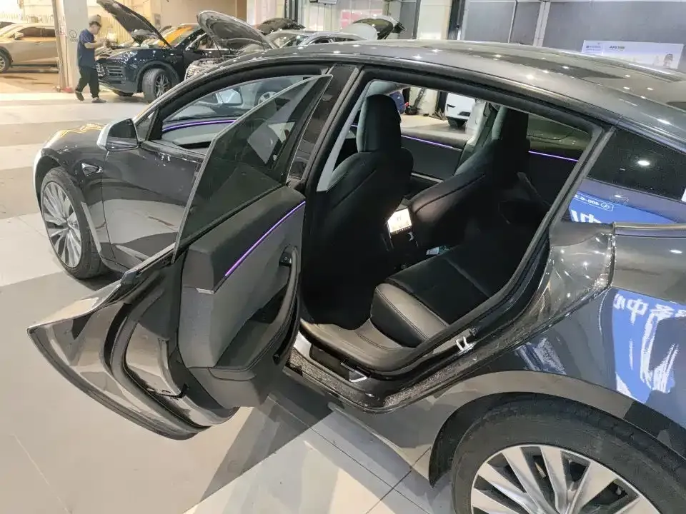 Tesla Model 3 — фото 4