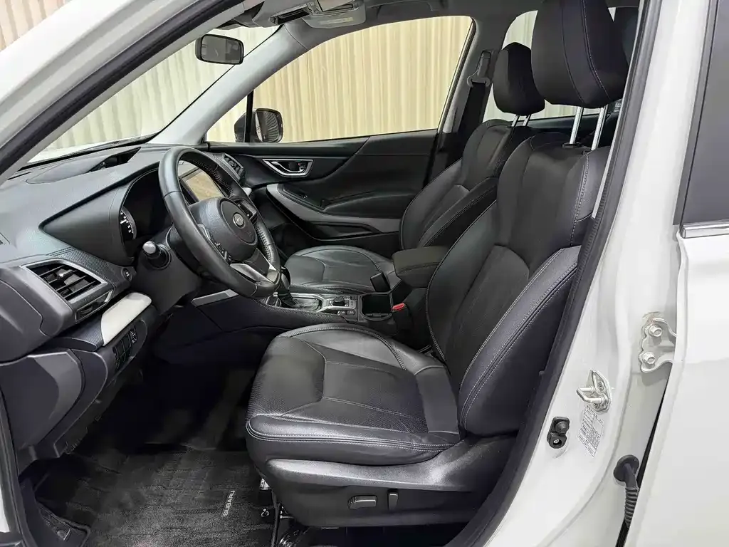 Subaru Forester — фото 4