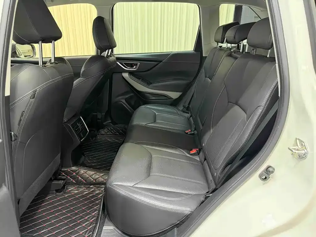 Subaru Forester — фото 10