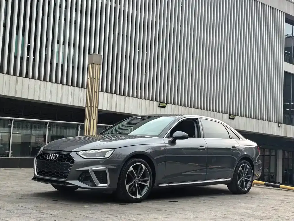 Audi A4L 2021 из CN, фото 1