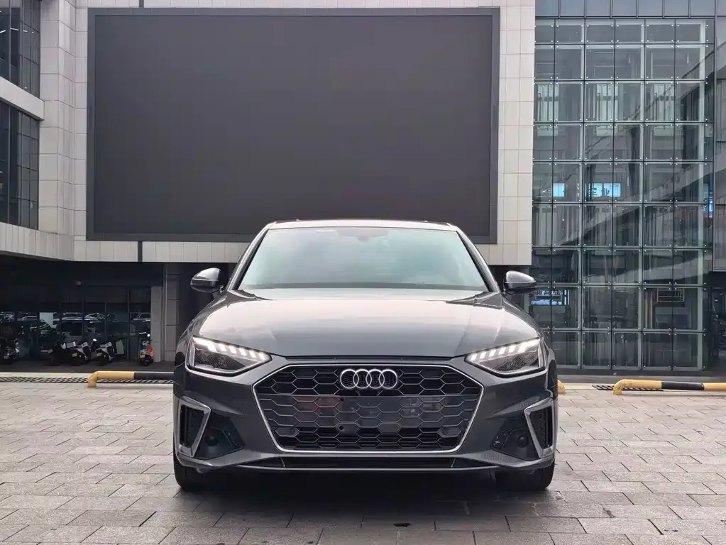 Audi A4L 2021 из CN, фото 9
