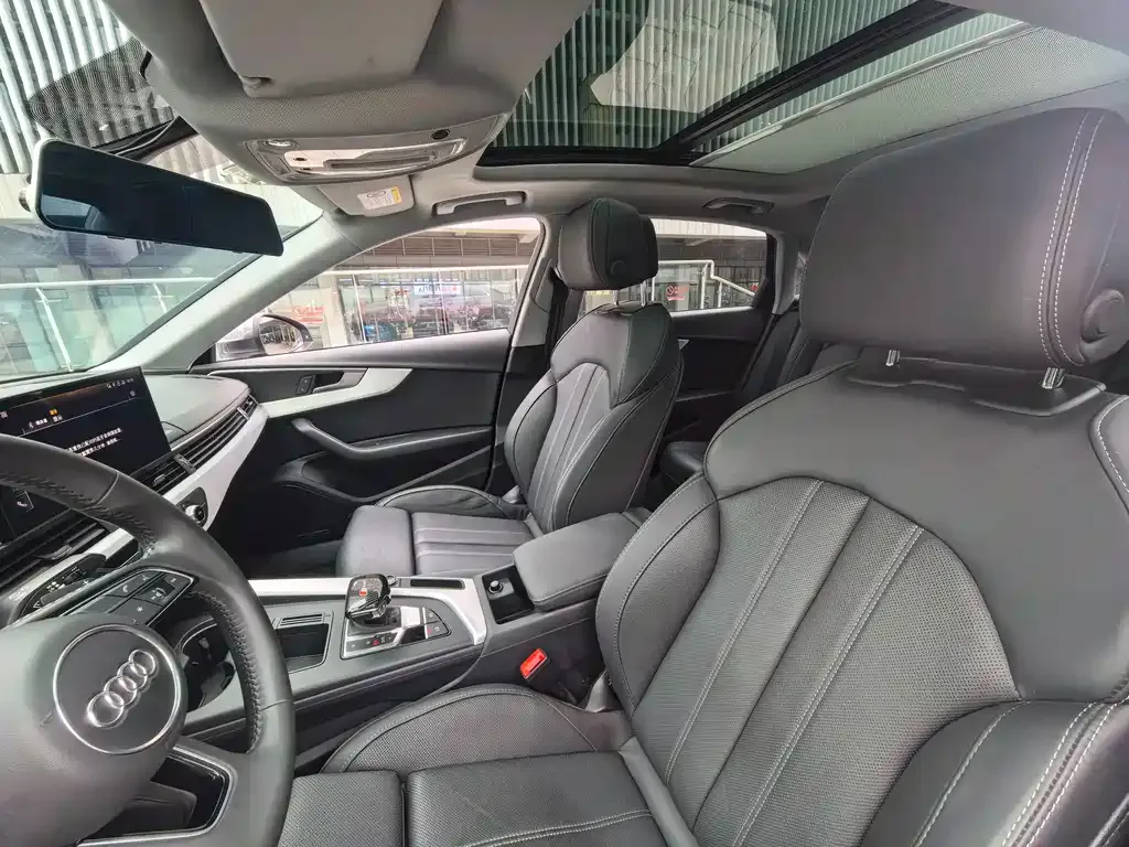 Audi A4L 2021 из CN, фото 7