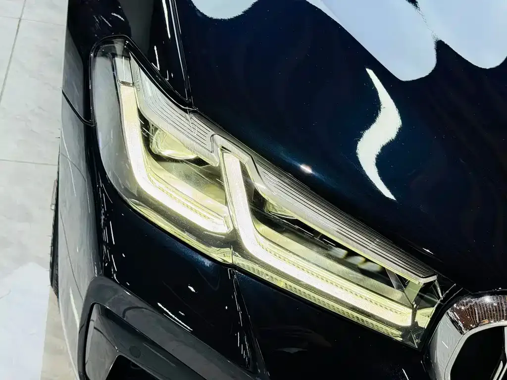 BMW 5 Series 2022 из CN, фото 2