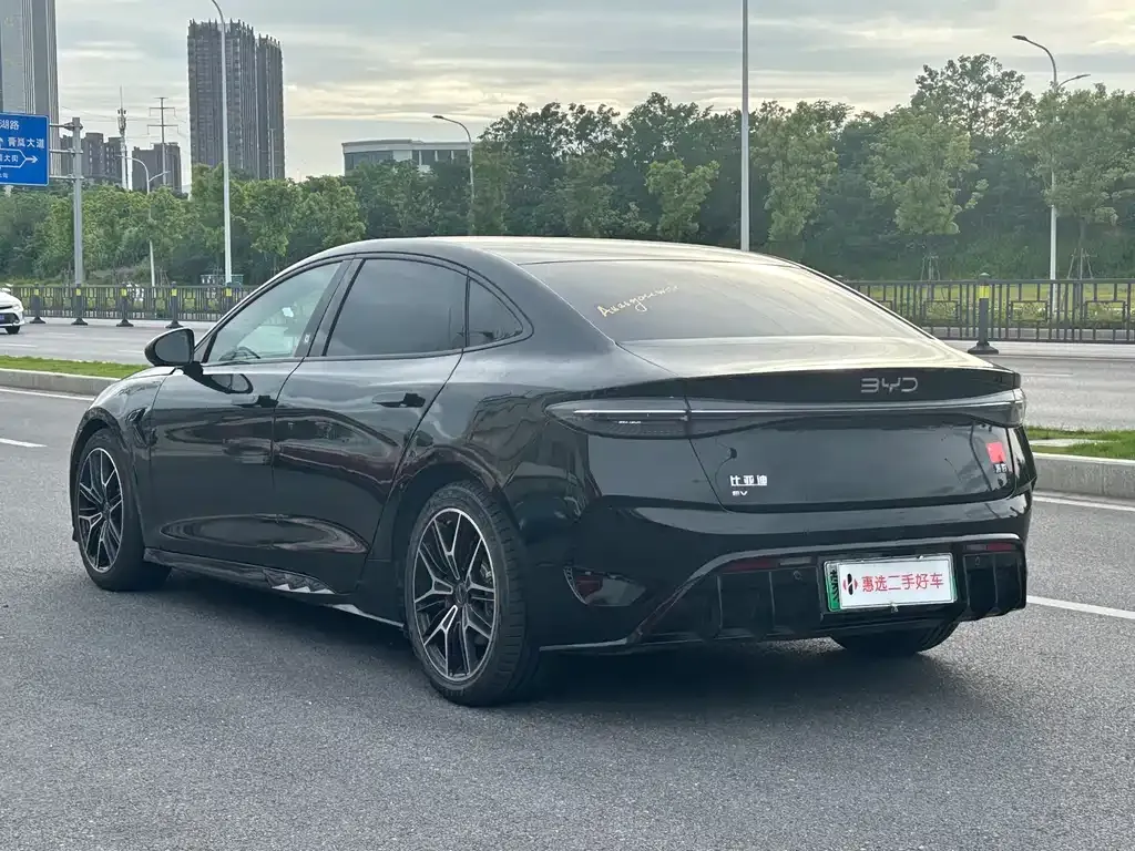 BYD Seal — фото 8