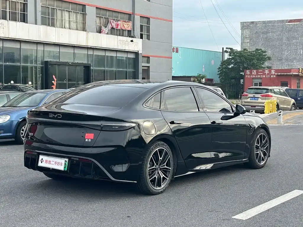 BYD Seal — фото 7