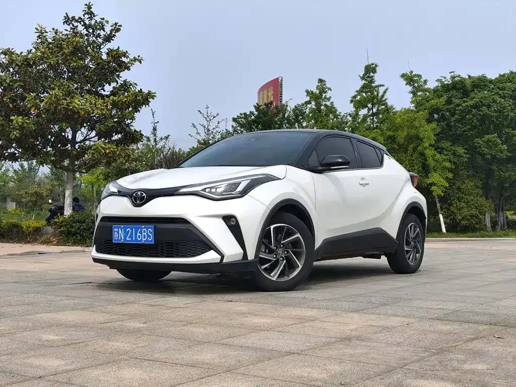 Toyota C-HR — фото 1