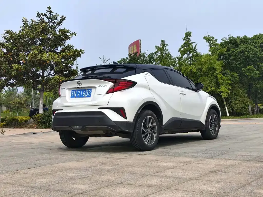 Toyota C-HR — фото 9