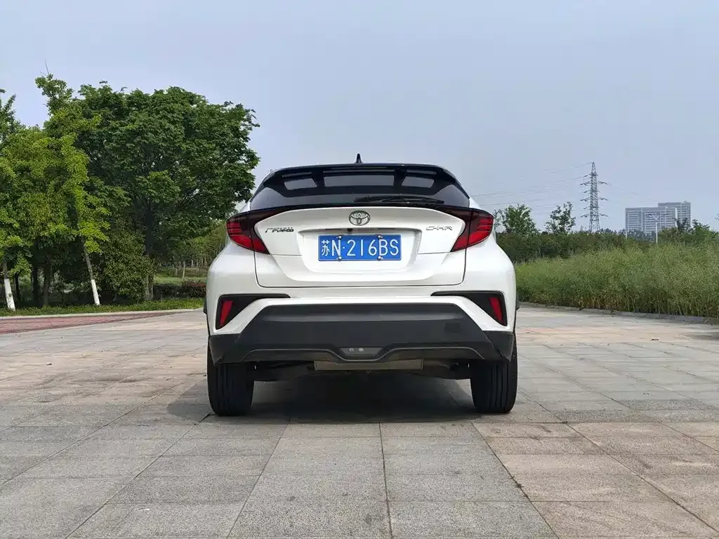 Toyota C-HR — фото 2
