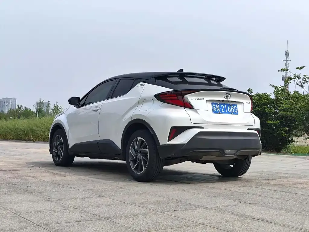 Toyota C-HR — фото 6