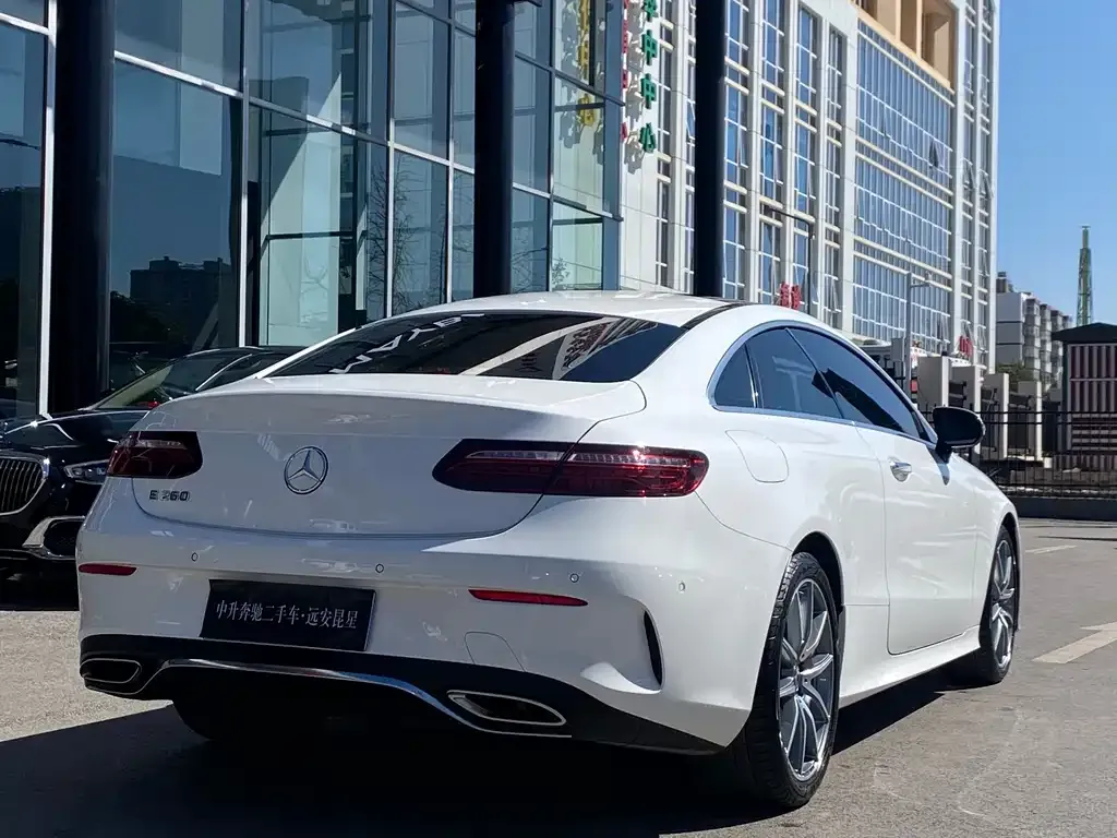 Mercedes-Benz E-Class (Import) — фото 4