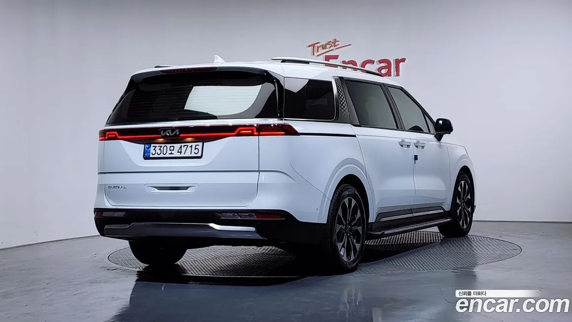 Kia Carnival — фото 10