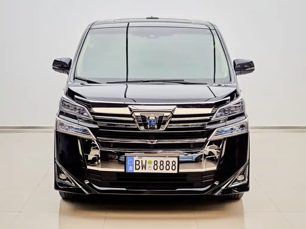 Toyota Alphard — фото 10